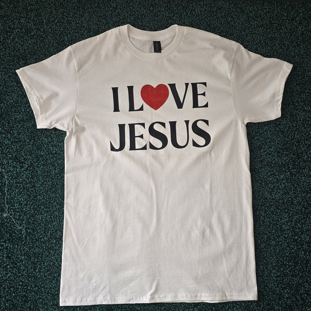 Gildan White 'I Love Jesus' T-Shirt